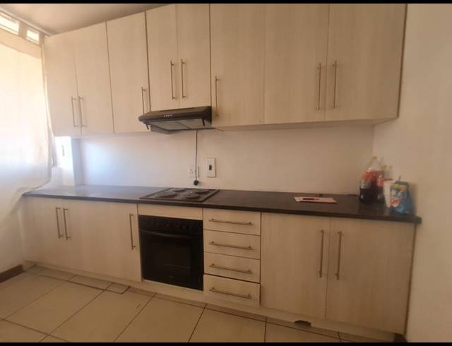 2 BEDROOM APARTMENT FOR SALE IN GERMISTON SOUTH